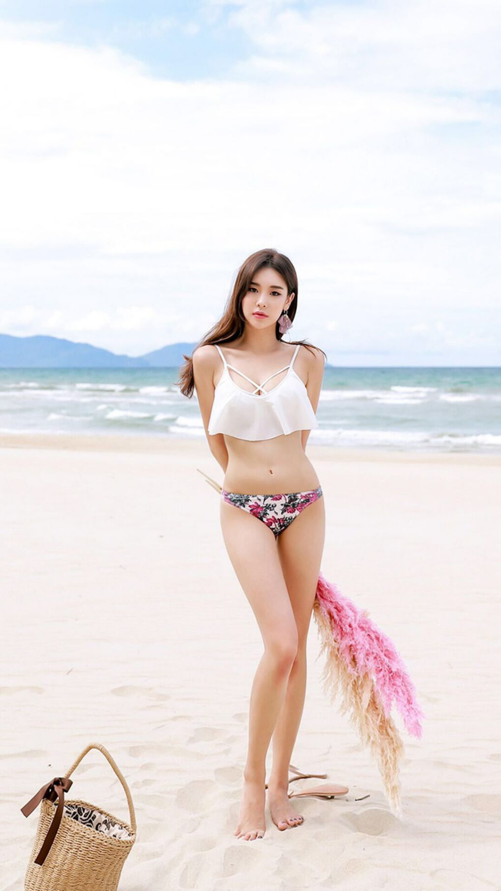 九游jiuyou-_蹦极+实景互动：极限体验新玩法_，蹦极表演